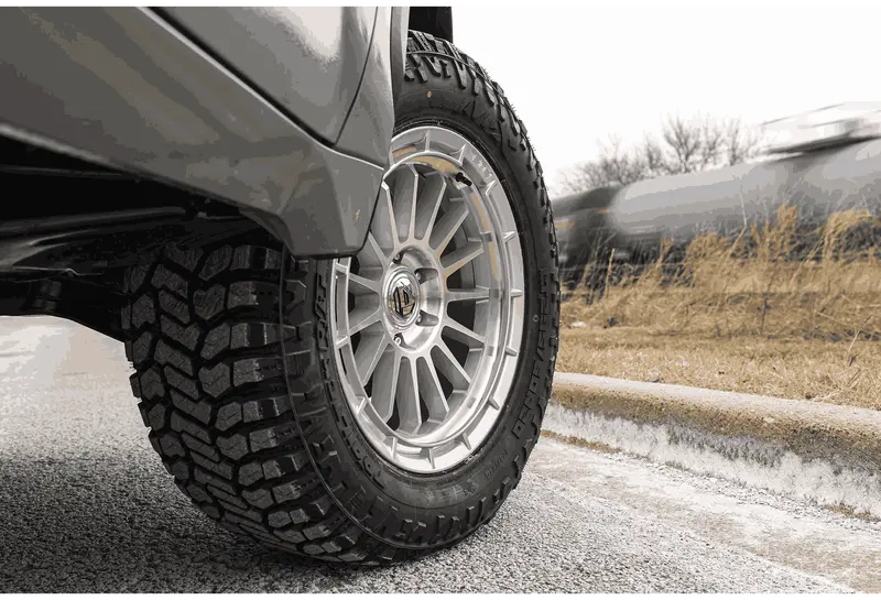 Fuel Off-Road Ascend Wheels In Gloss Silver W/ Machined Face 4