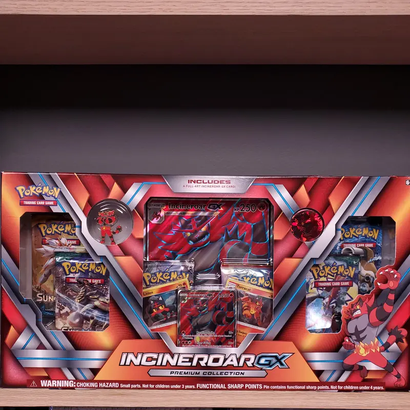 Pokémon Tcg: Premium Collection (Incineroar Gx) 1