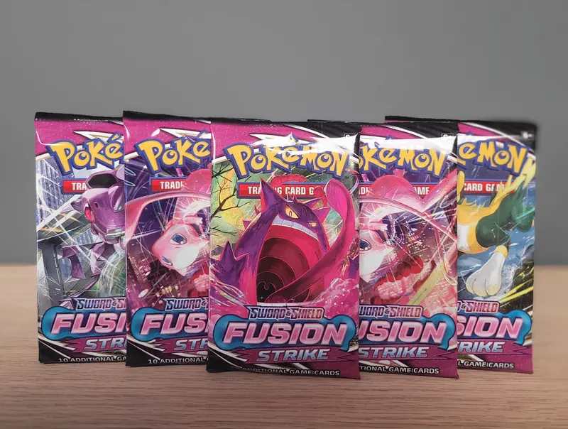 Pokémon Tcg: Sword & Shield: Fusion Strike - Booster Pack 1